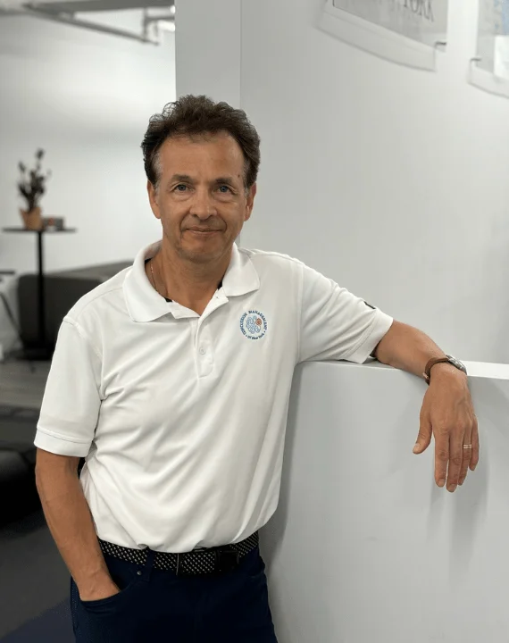 Alex Gometz Headshot